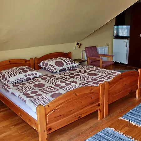 Pigal Panzio Badacsonyörs